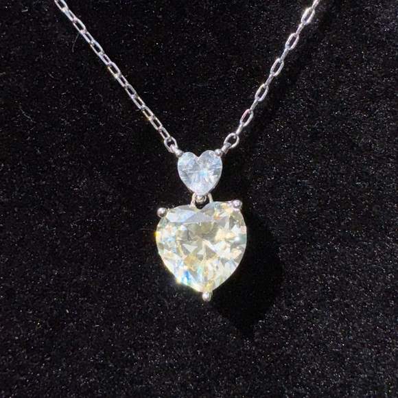 14k 3.5ct Canary Heart Necklace - Picture 4 of 11